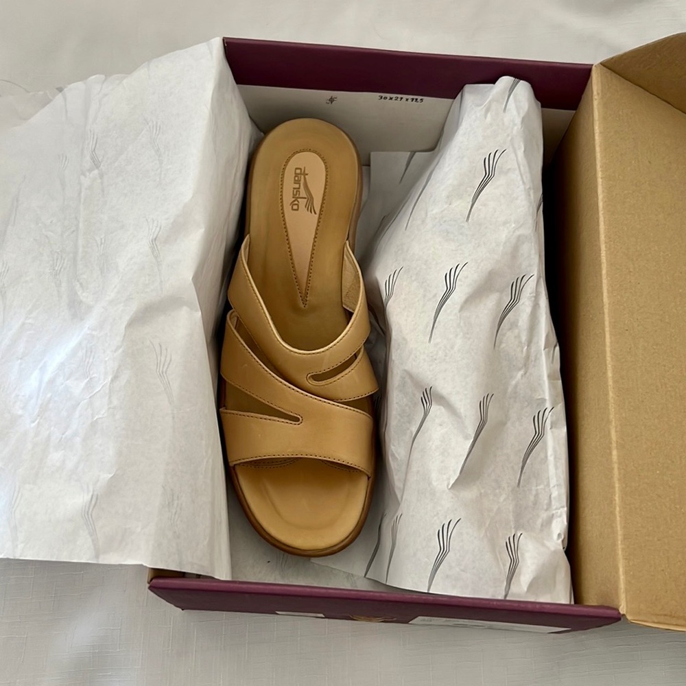 Dansko~Sandals / Like New